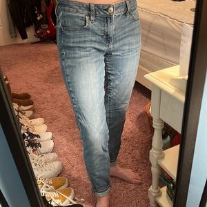 American Eagle Women’s size 4 blue jeans